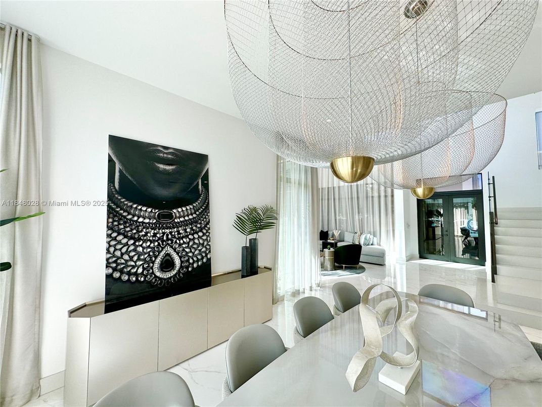 Dining room, Interior, Pendant Lights
