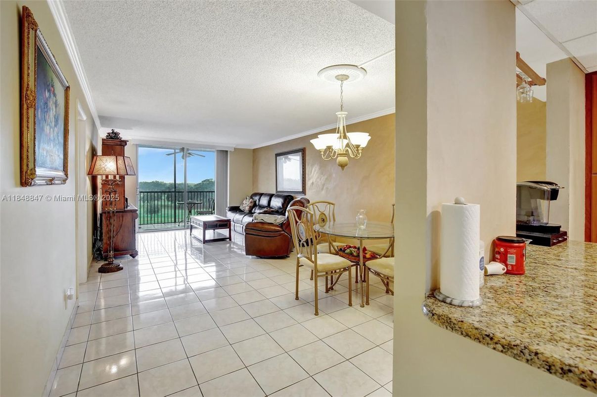 Chandelier, Dining room, Interior, Living room