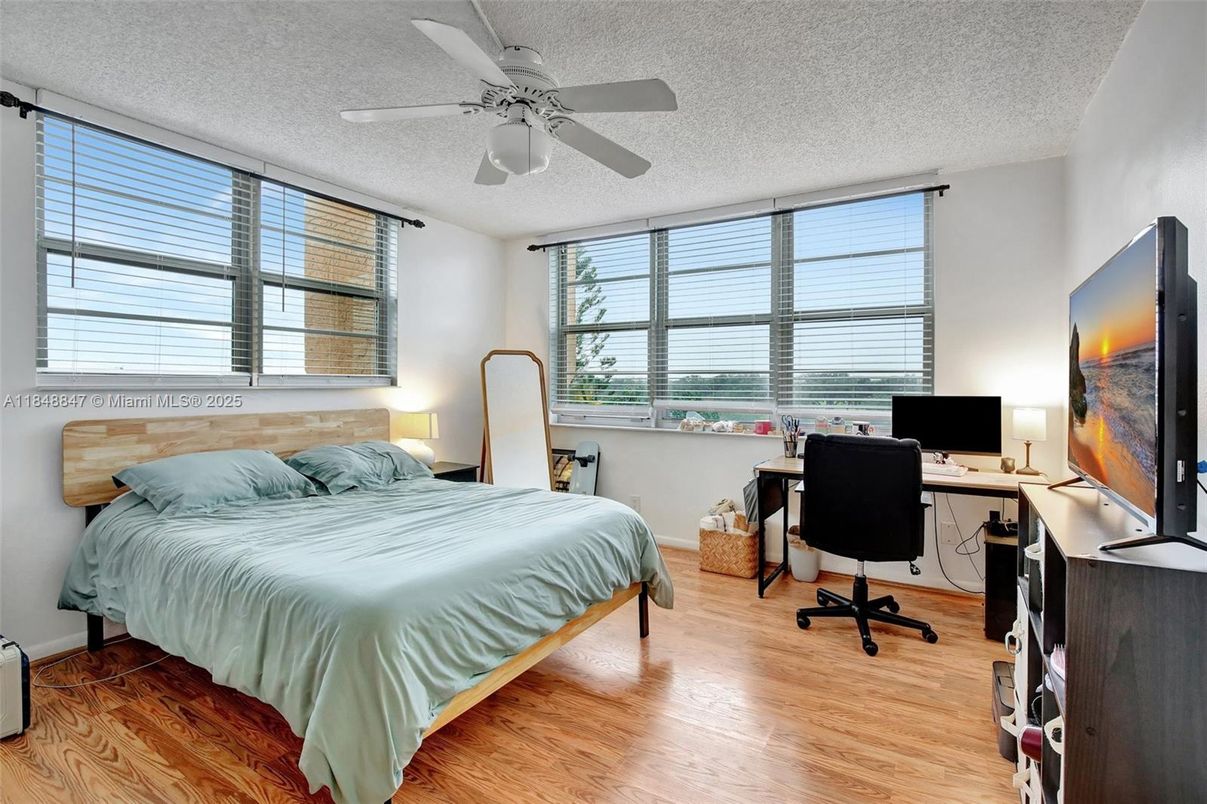 Bedroom, Home Office, Interior, Wood Texture Flooring