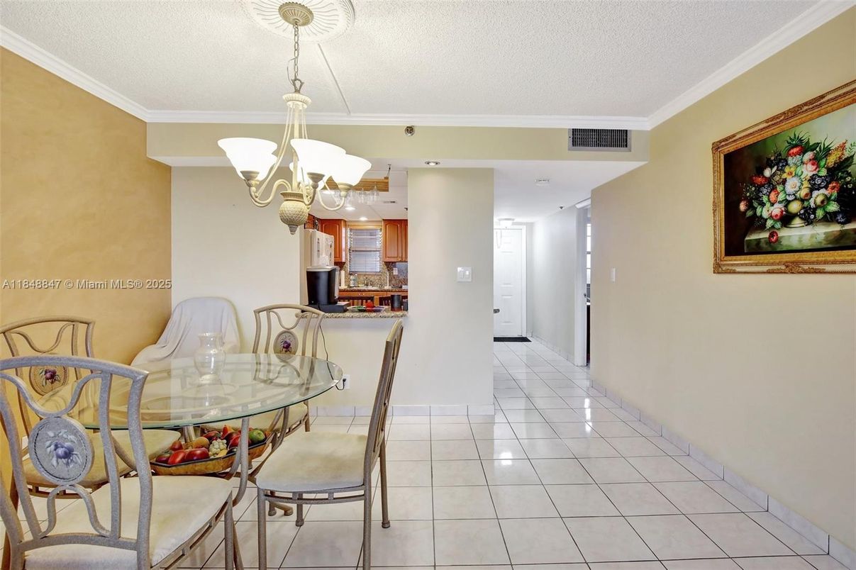 Chandelier, Dining room, Interior, Kitchen, Pendant Lights, Recessed Lighting