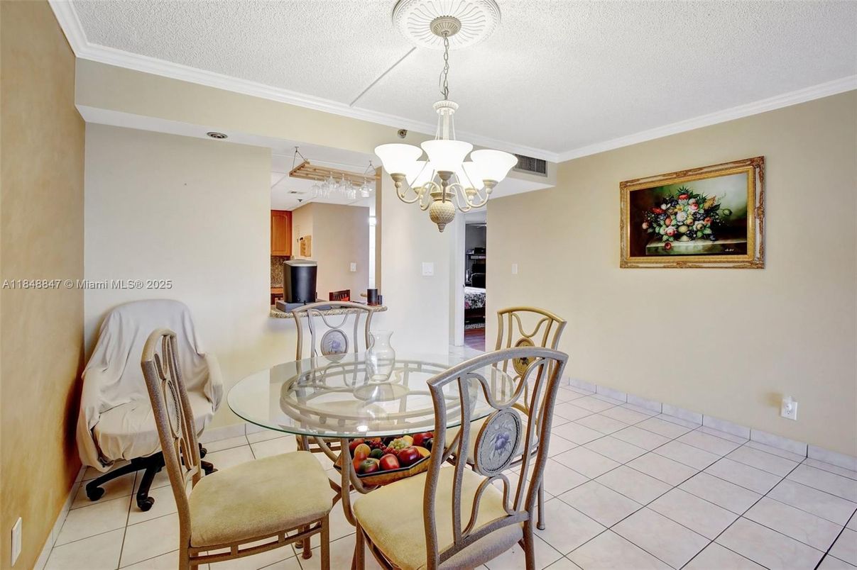 Chandelier, Dining room, Interior