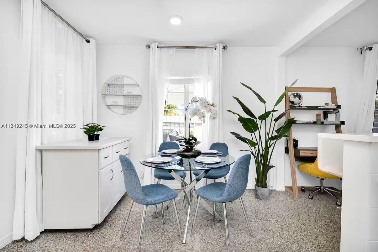 Dining room, Interior, Recessed Lighting