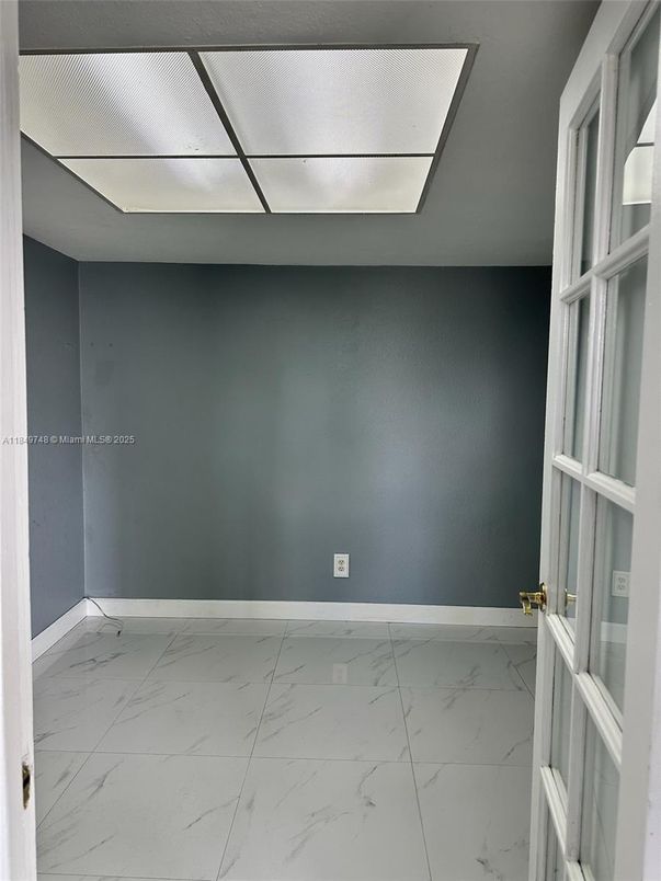 Empty room, Interior, Marble