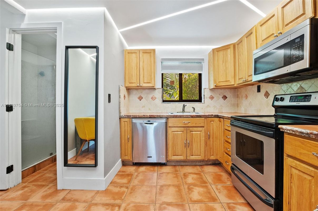 Interior, Kitchen, Stainless Steel Appliances