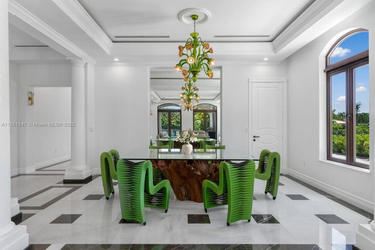 Dining room, Interior, Pendant Lights, Recessed Lighting