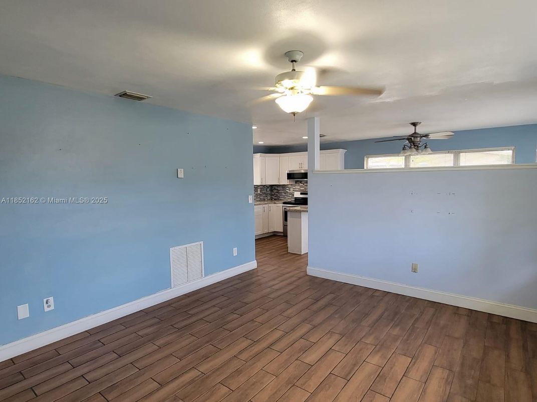 Empty room, Interior, Kitchen, Wood Texture Flooring