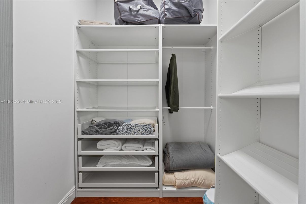 Interior, Walk-in Closets