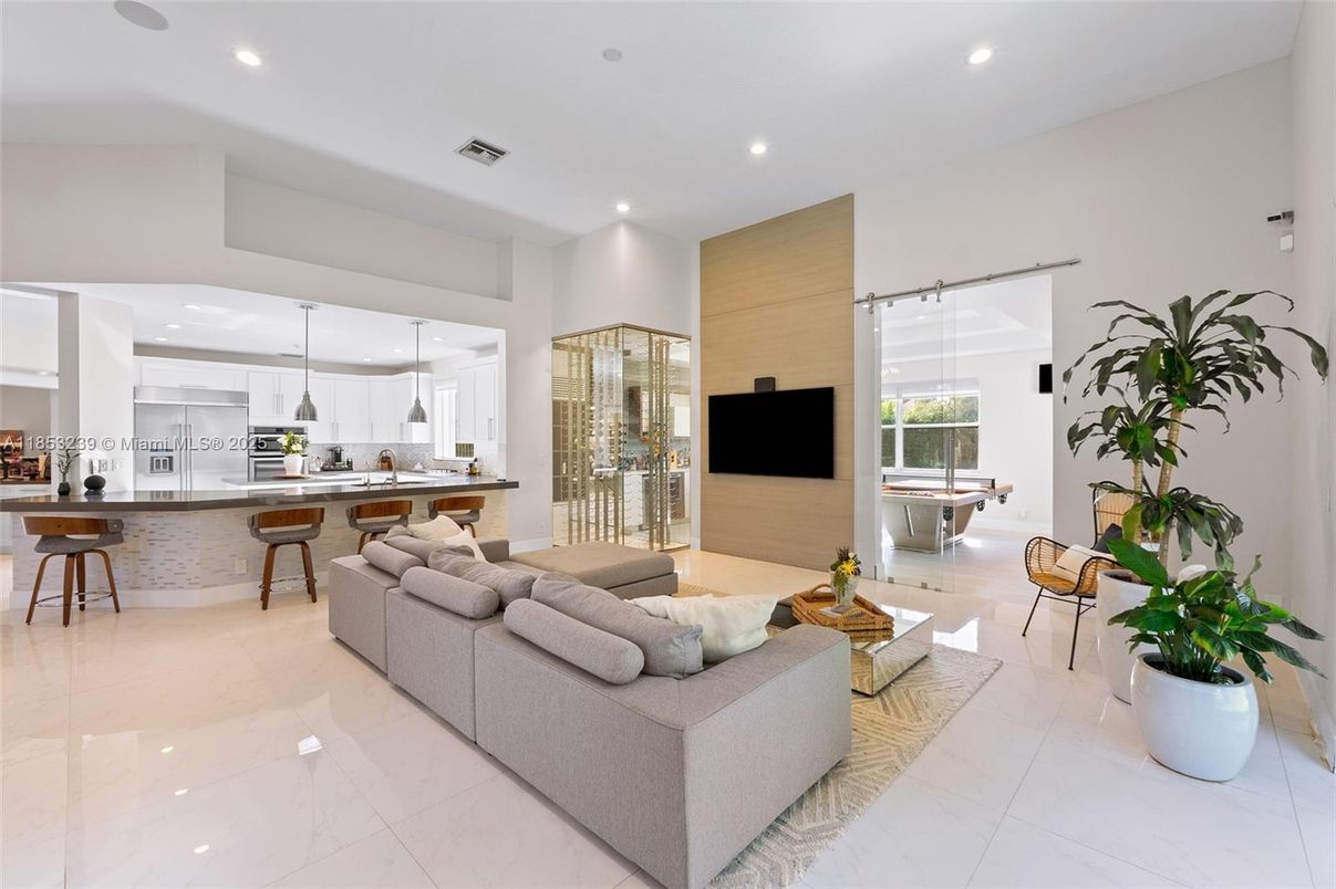 Interior, Kitchen, Living room, Marble, Pendant Lights, Recessed Lighting