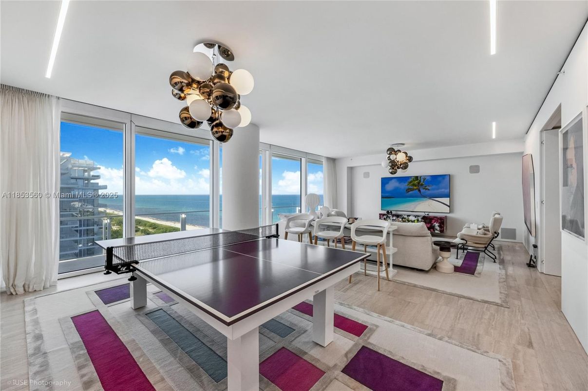 Game Room, Interior, Living room, Water