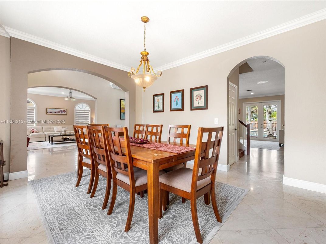 Dining room, Interior, Pendant Lights, Recessed Lighting