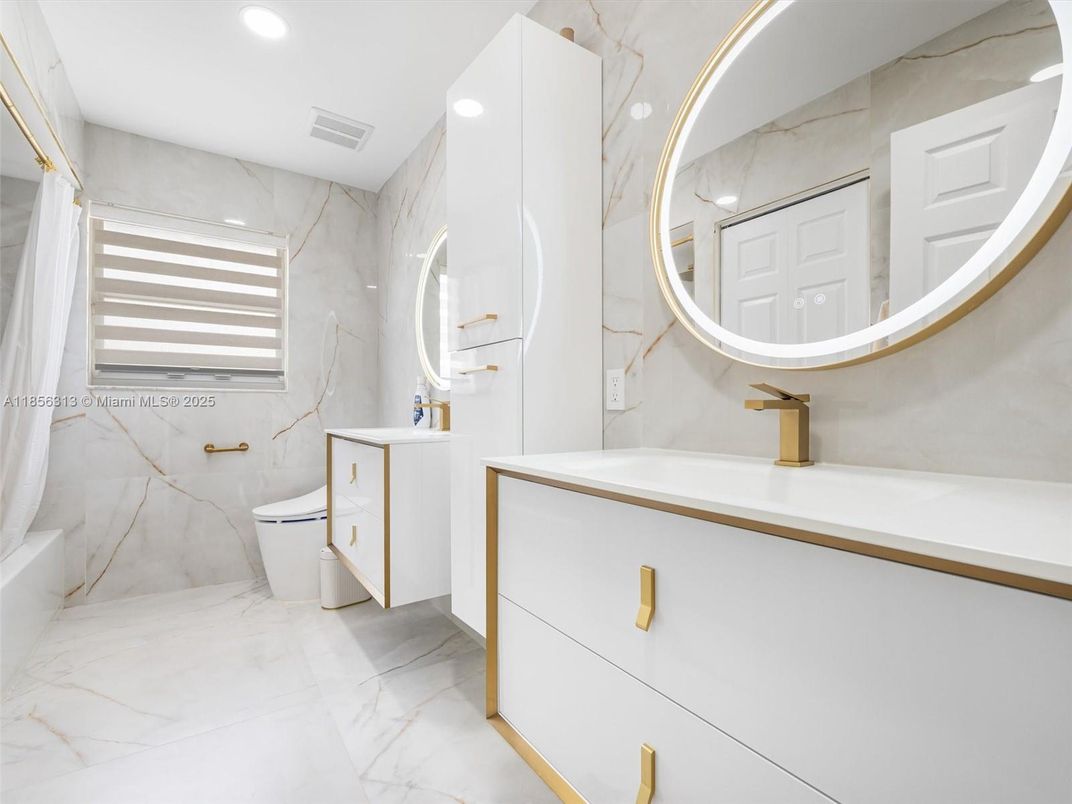 Bathroom, Interior, Marble, Marble Walls, Recessed Lighting