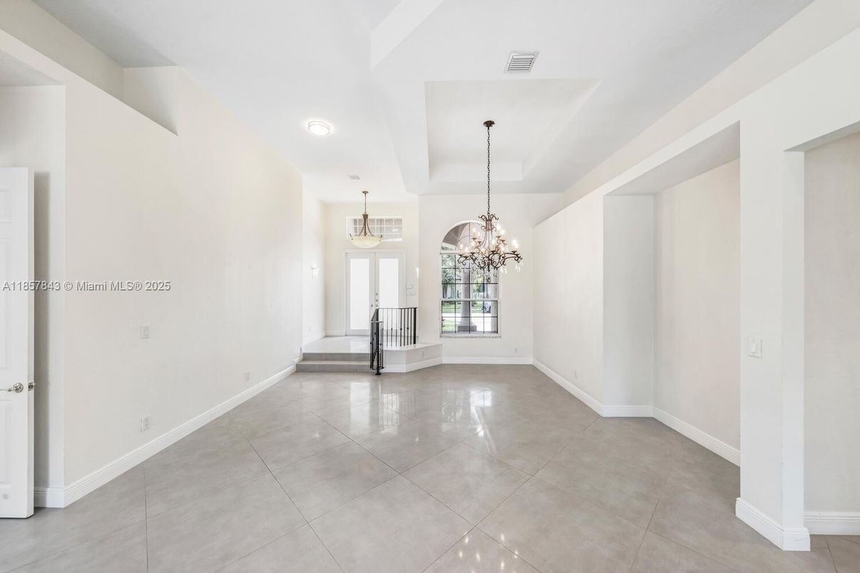 Chandelier, Empty room, Interior, Pendant Lights, Recessed Lighting