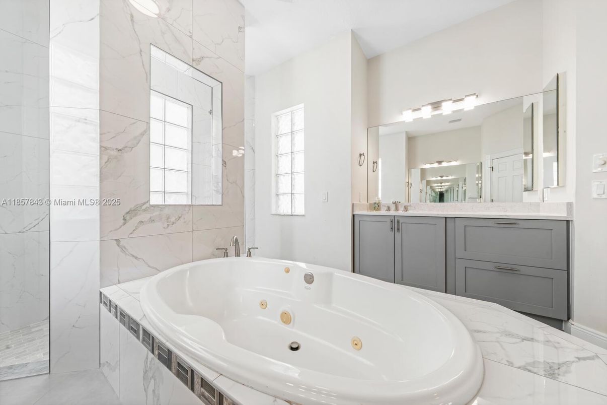 Bathroom, Interior, Marble, Marble Walls