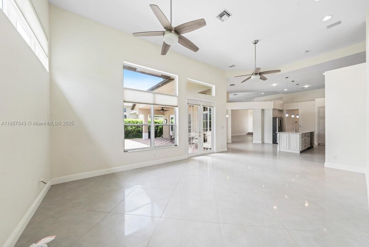 Empty room, Interior, Kitchen, Recessed Lighting