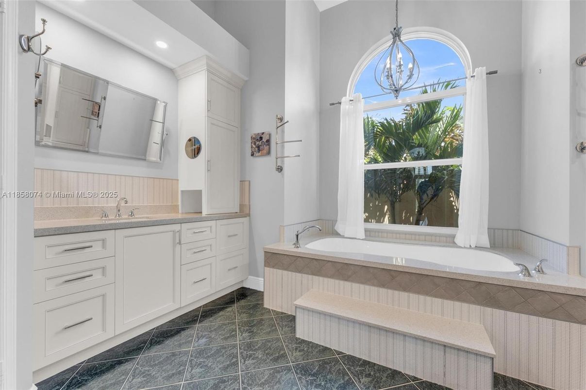 Bathroom, Interior, Pendant Lights, Recessed Lighting