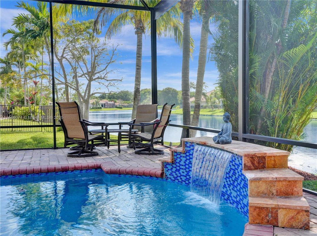 Interior, Pool, Sun Room, Water
