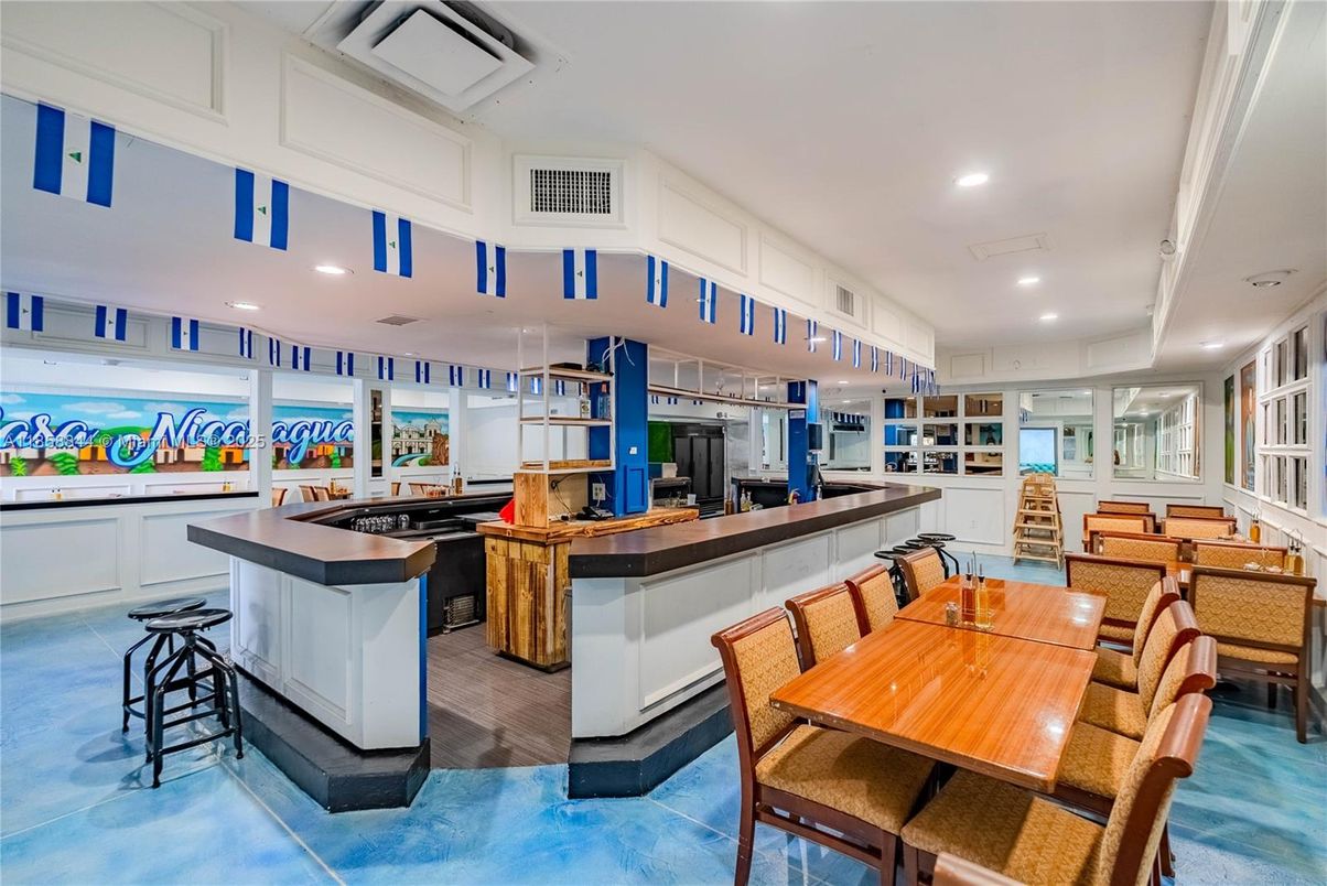 Dining room, Interior, Kitchen, Recessed Lighting