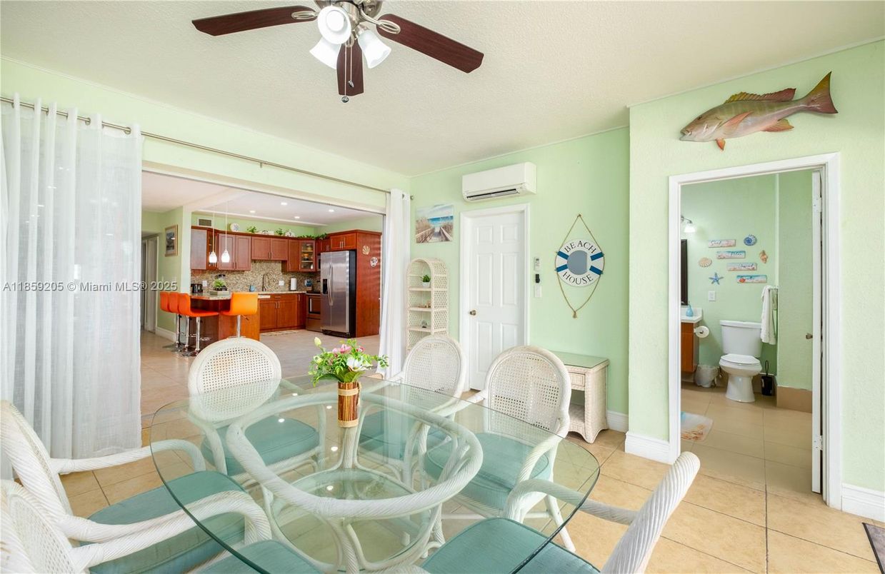 Dining room, Interior, Kitchen, Recessed Lighting