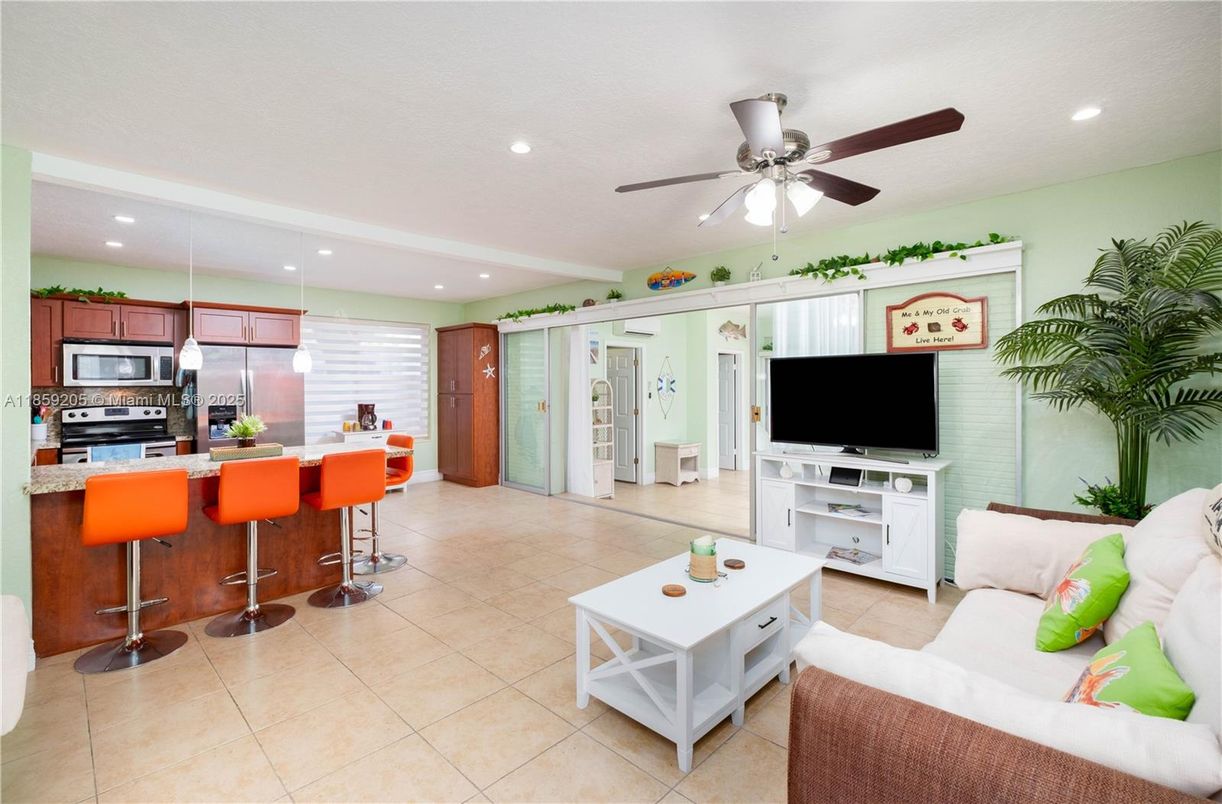 Interior, Kitchen, Living room, Recessed Lighting, Stainless Steel Appliances