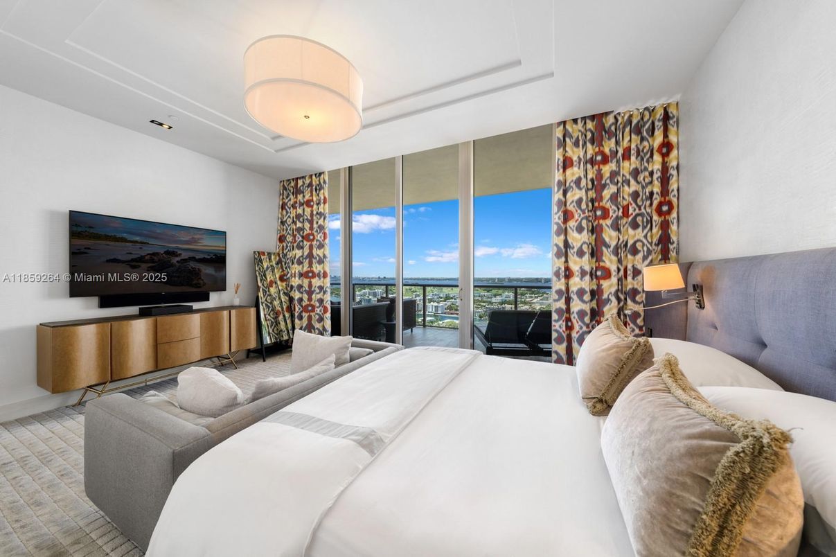 Bedroom, Interior, Water