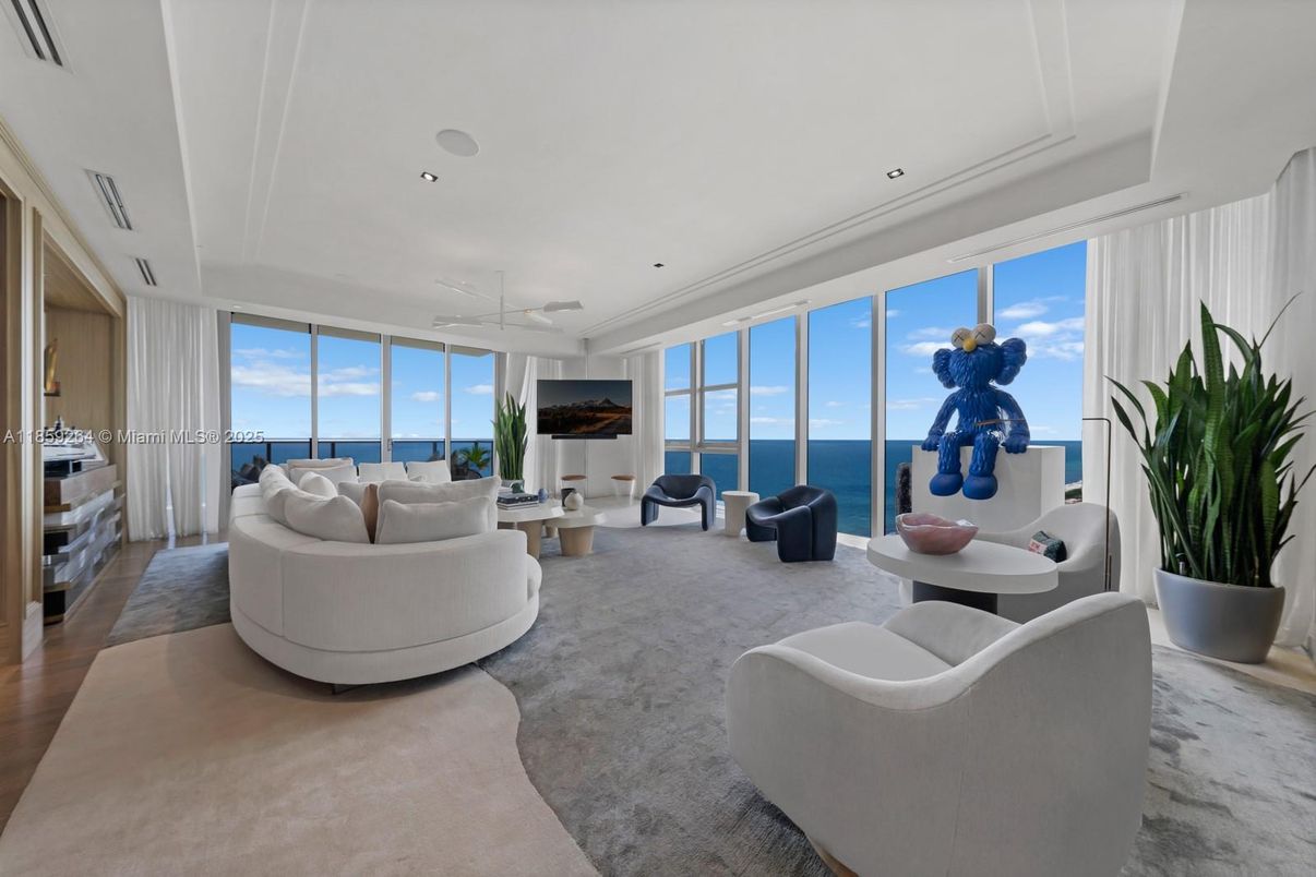 Interior, Living room, Recessed Lighting, Water