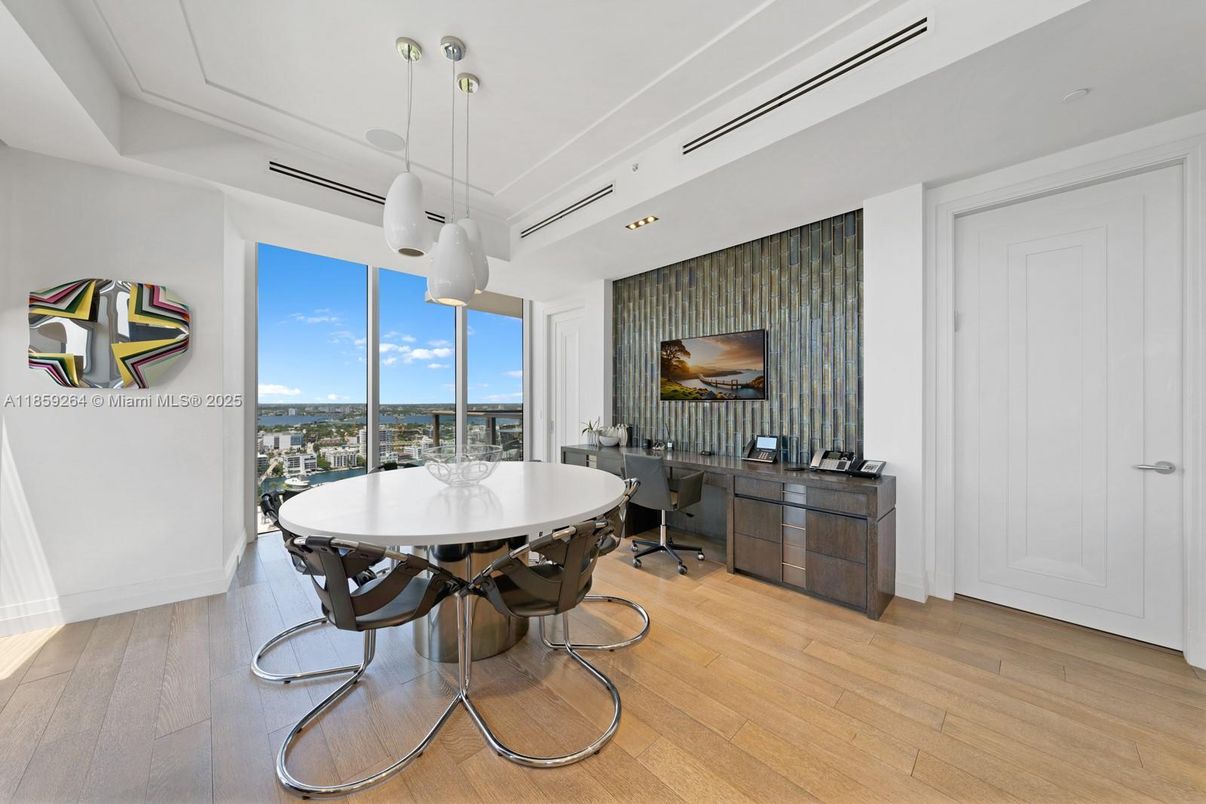 Dining room, Interior, Pendant Lights, Recessed Lighting, Water, Wood Texture Flooring