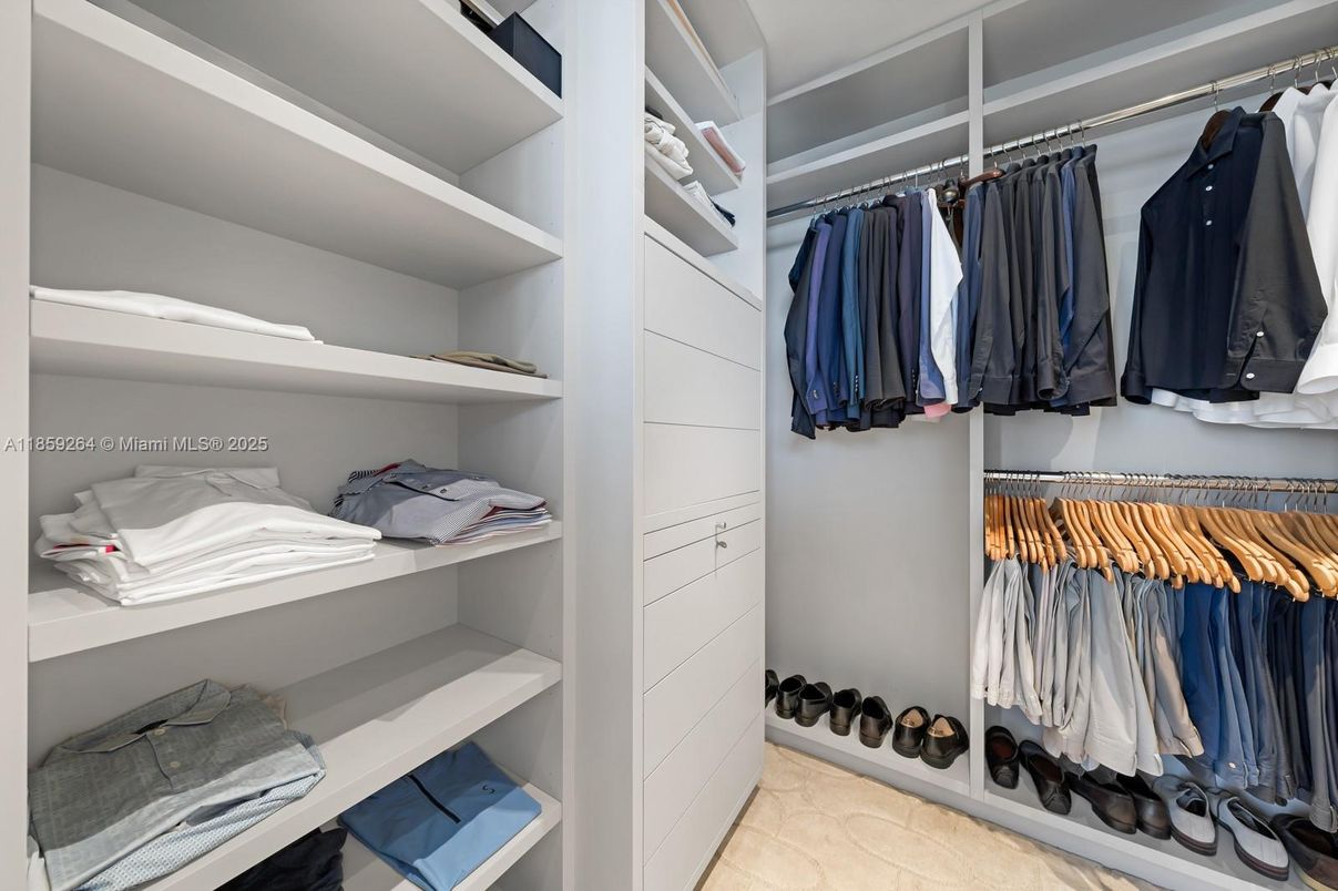 Interior, Walk-in Closets