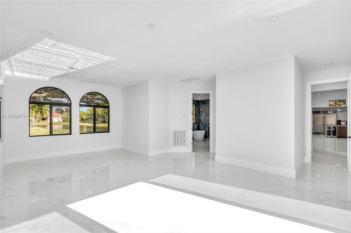 Empty room, Interior, Marble, Recessed Lighting
