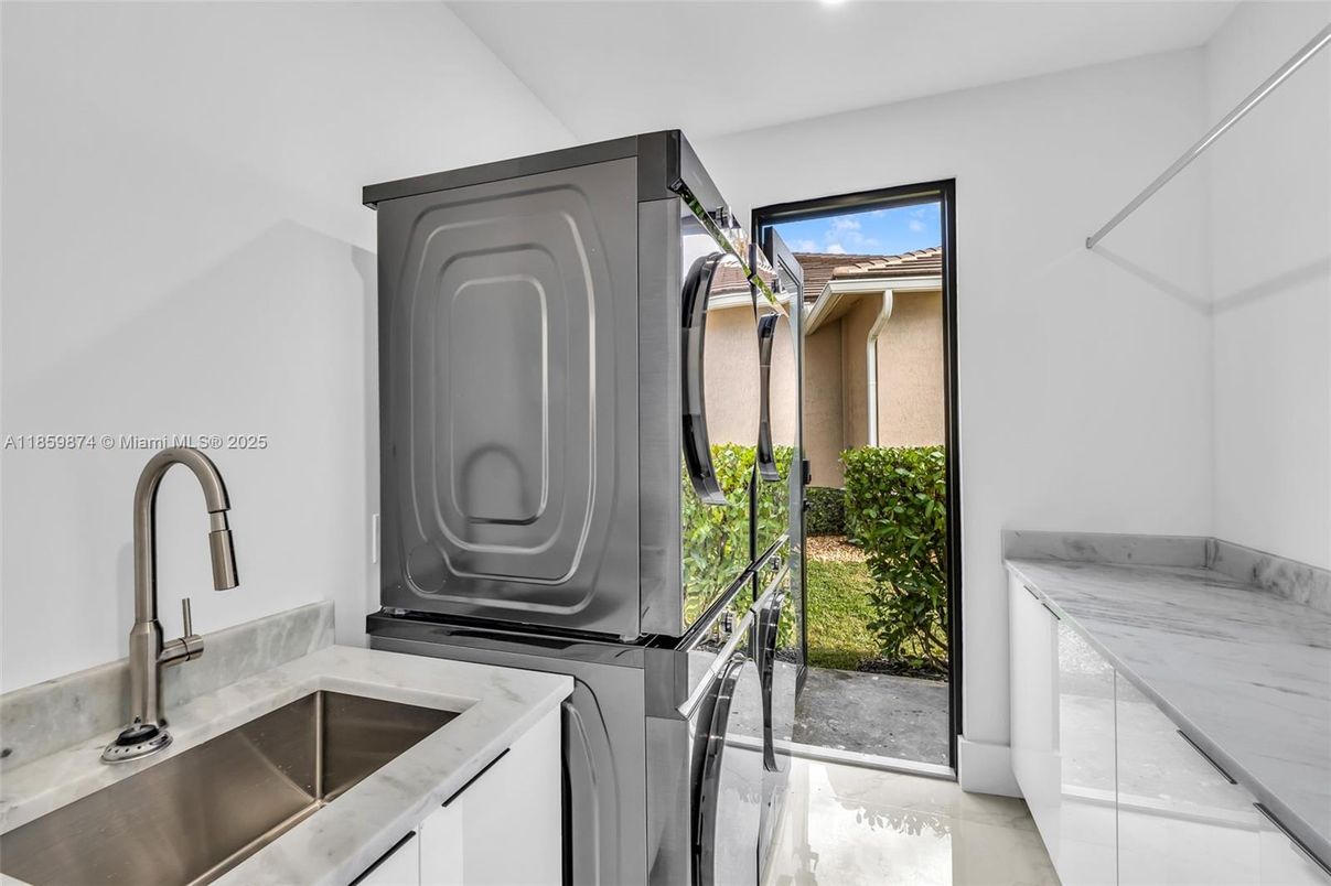 Interior, Kitchen, Washer
