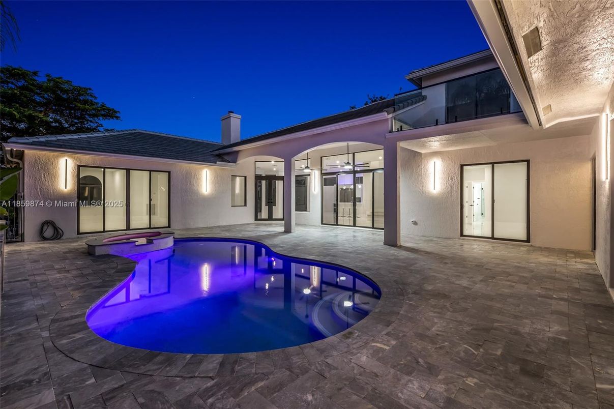 Exterior, Pool