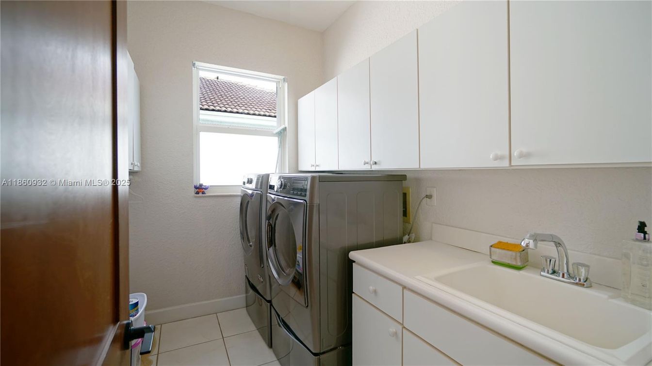 Interior, Washer