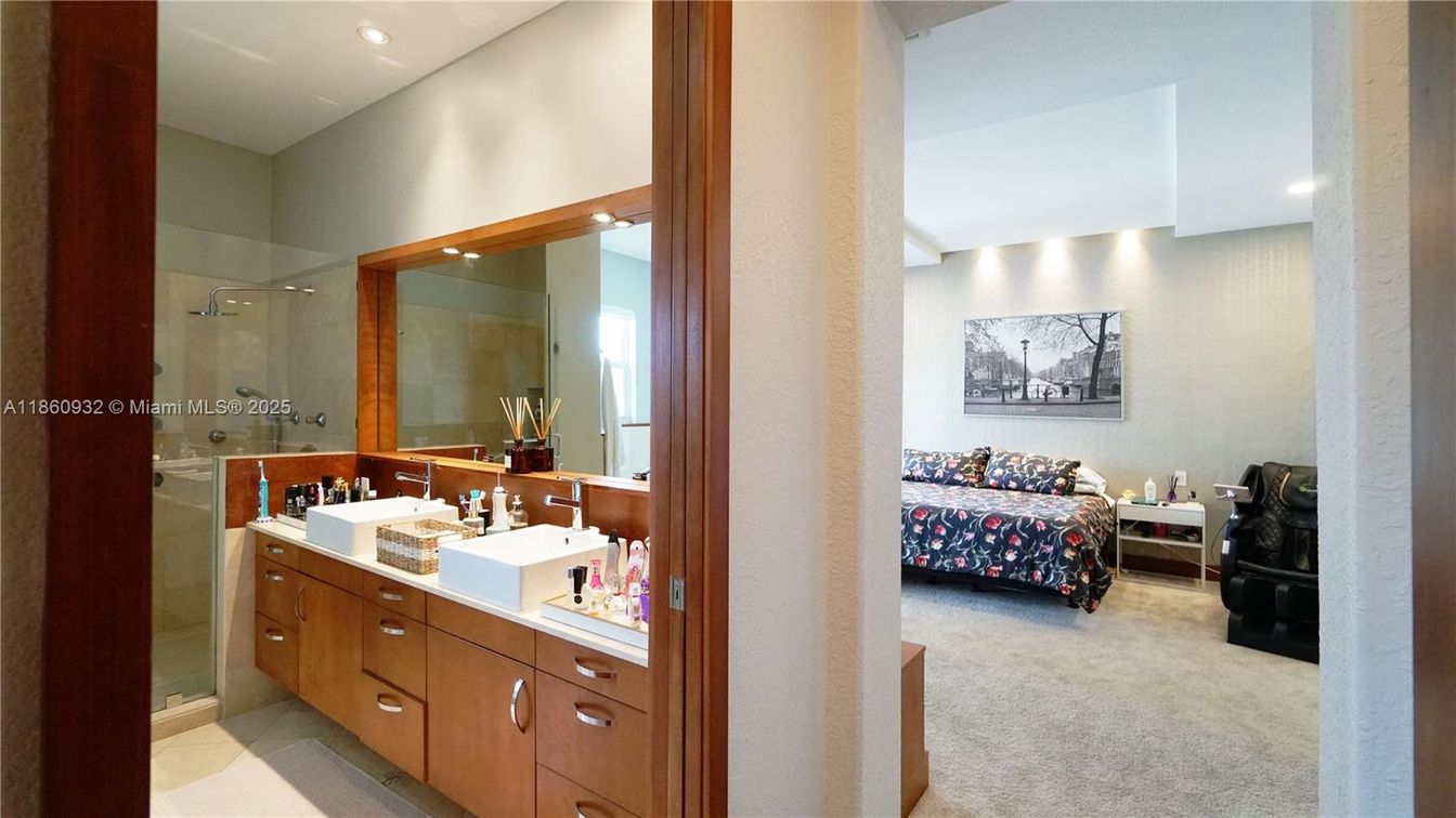 Bathroom, Bedroom, Interior, Recessed Lighting