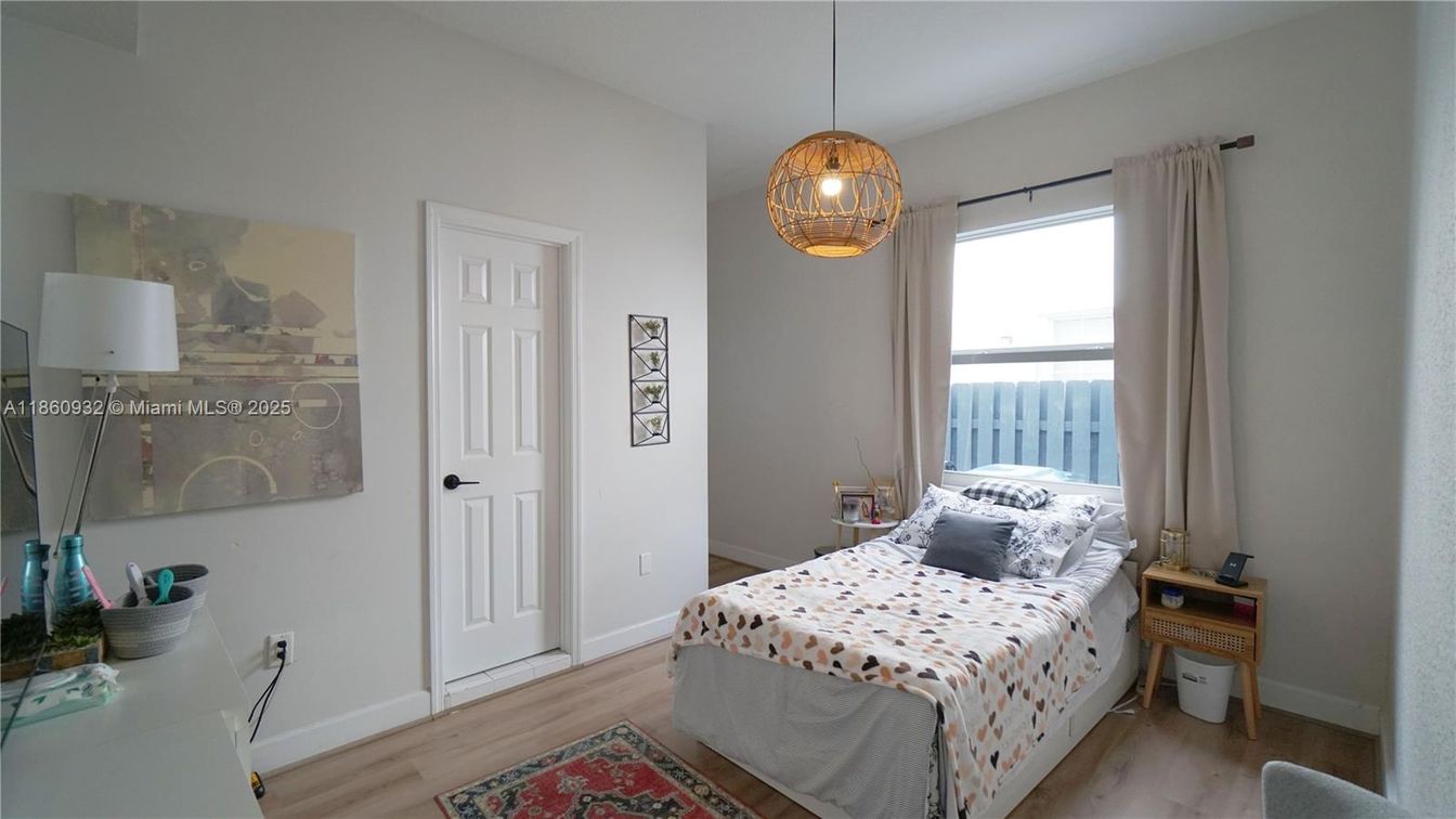 Bedroom, Interior, Pendant Lights, Wood Texture Flooring
