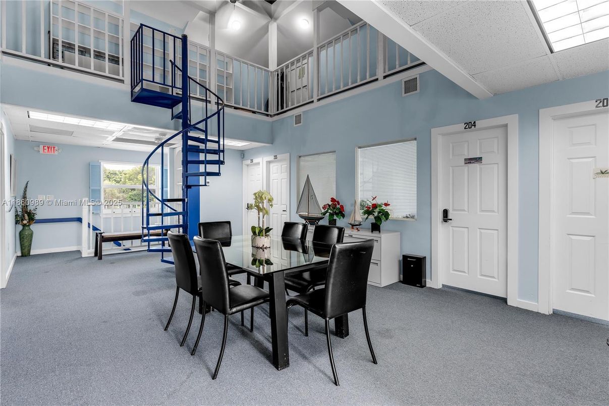 Dining room, Interior