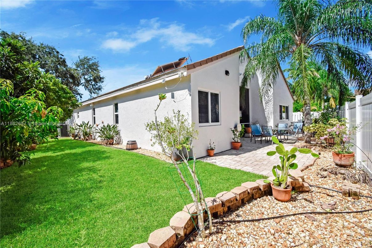 Backyard, Exterior