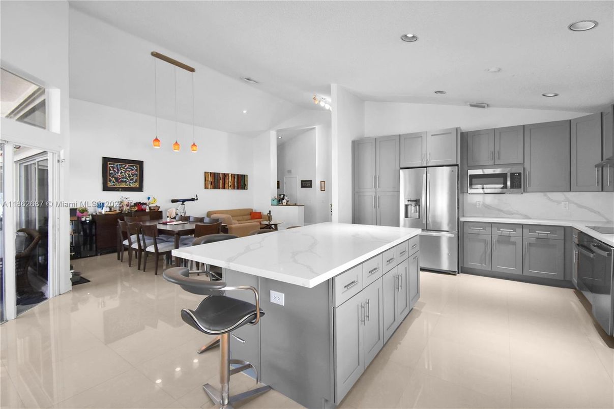 Dining room, Interior, Kitchen, Pendant Lights, Recessed Lighting, Stainless Steel Appliances