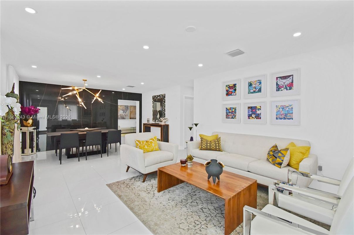 Dining room, Interior, Kitchen, Living room, Pendant Lights, Recessed Lighting