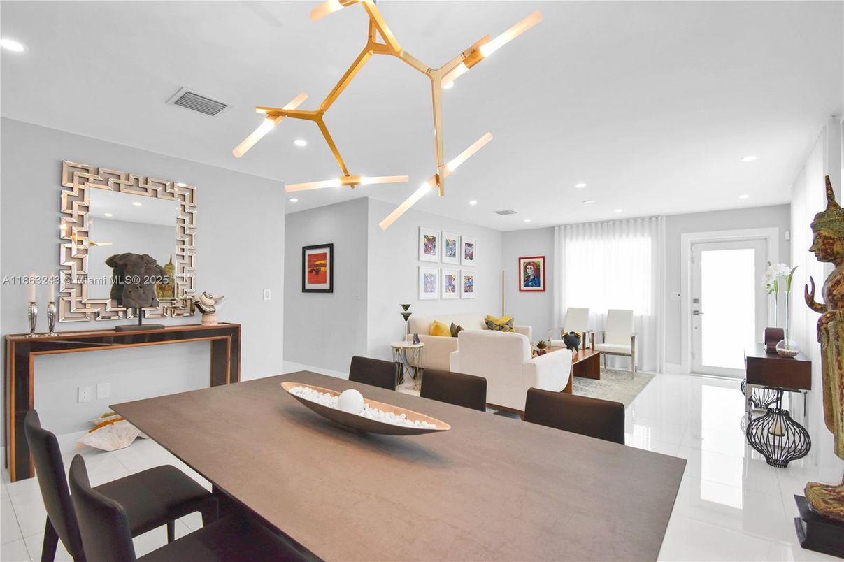 Dining room, Interior, Living room, Recessed Lighting