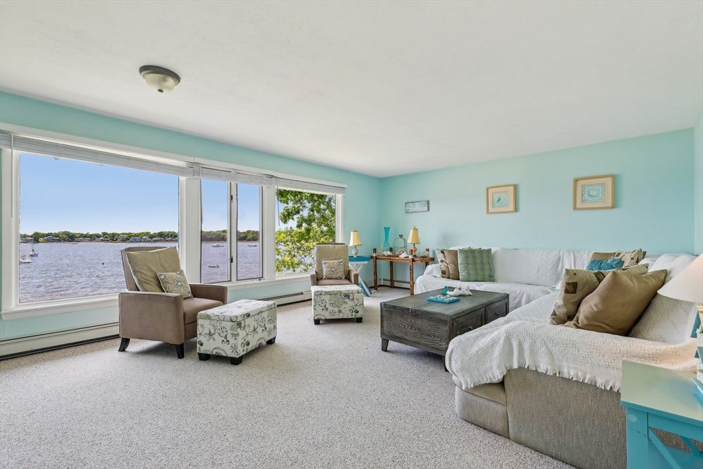 Interior, Living room, Water