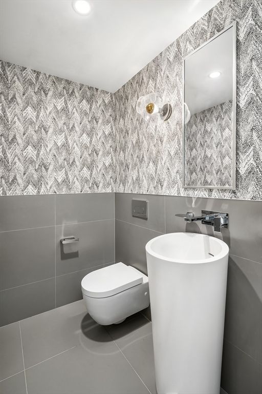 Bathroom, Free Standing Baths, Interior, Recessed Lighting