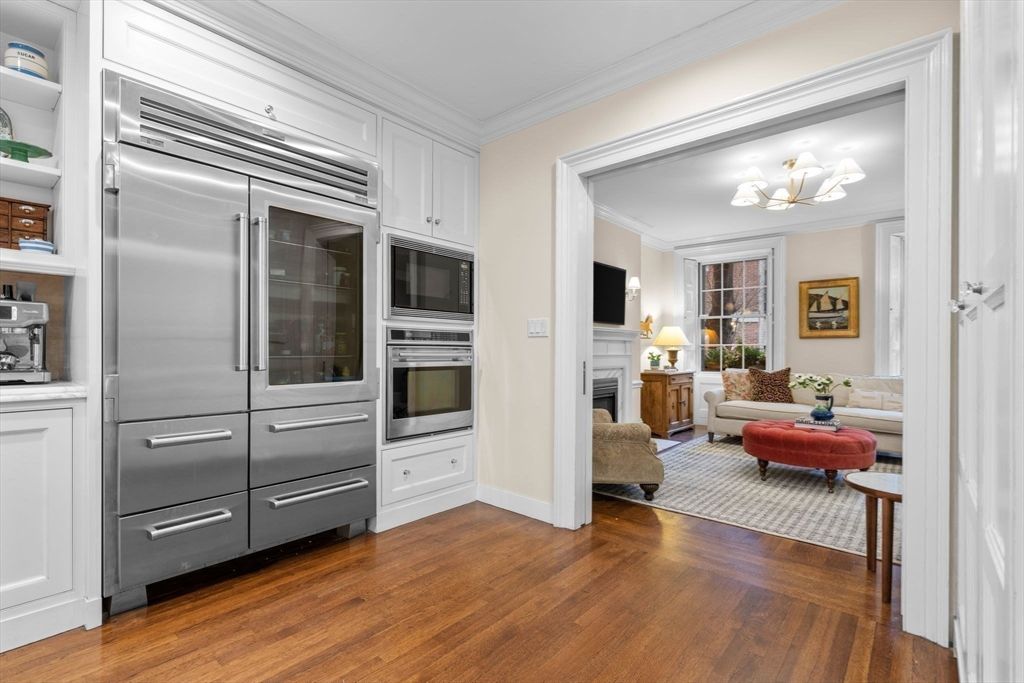Chandelier, Interior, Kitchen, Living room, Stainless Steel Appliances, Wood Texture Flooring