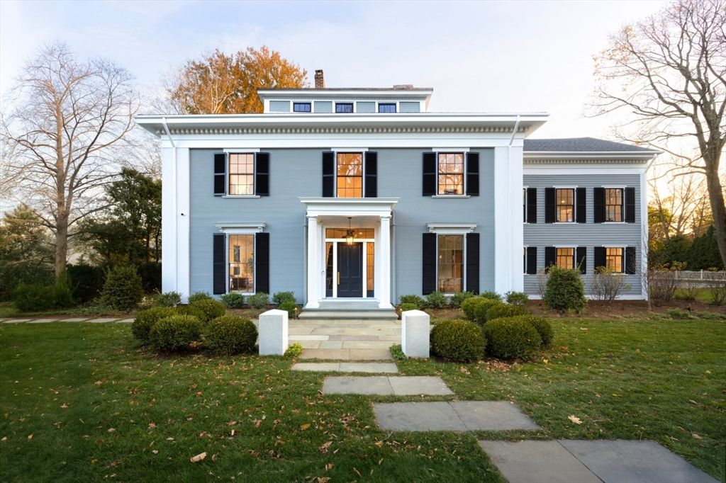Exterior, Facade, Georgian