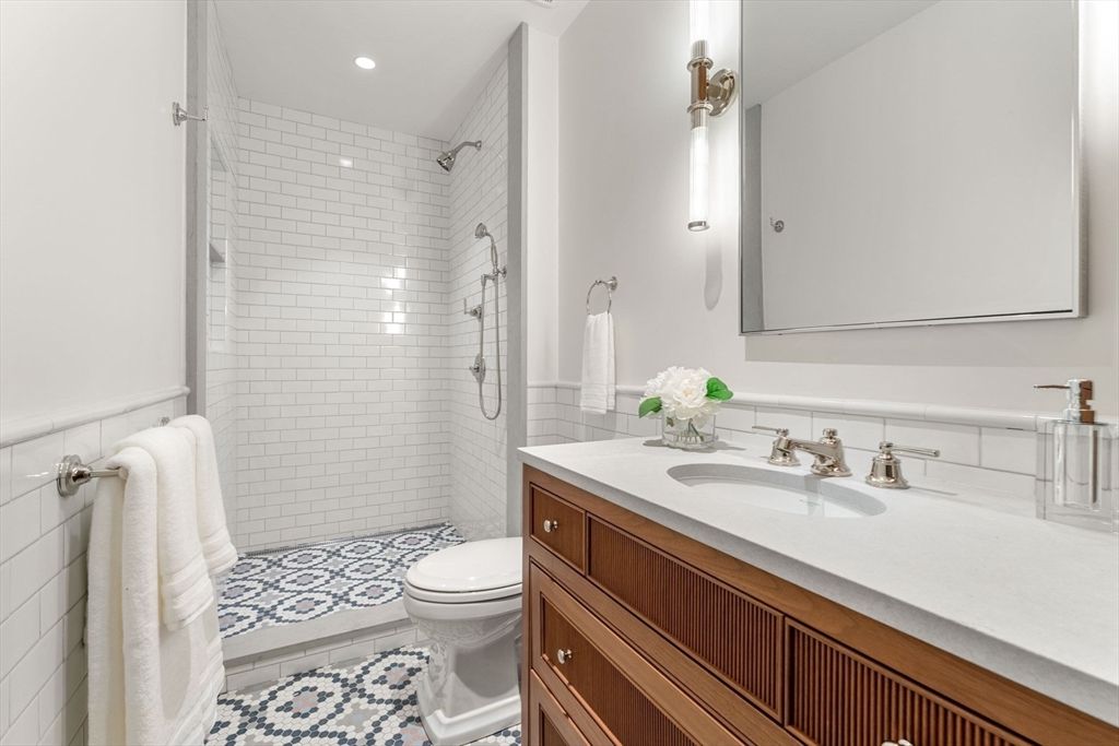Bathroom, Interior, Recessed Lighting