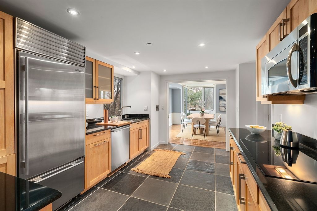 Dining room, Interior, Kitchen, Recessed Lighting, Stainless Steel Appliances