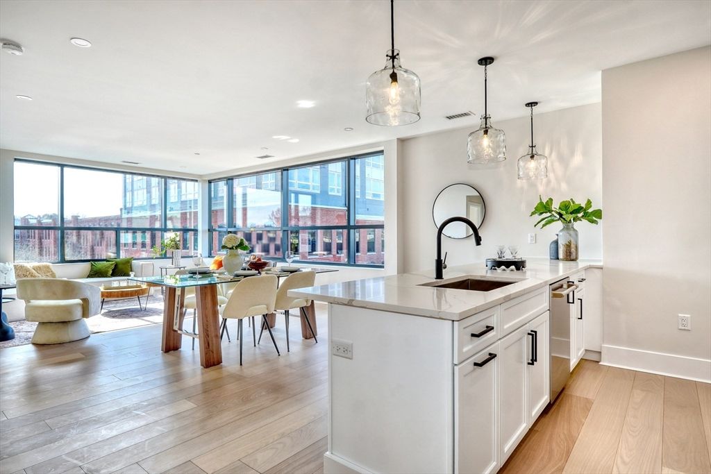Dining room, Interior, Kitchen, Pendant Lights, Recessed Lighting, Wood Texture Flooring