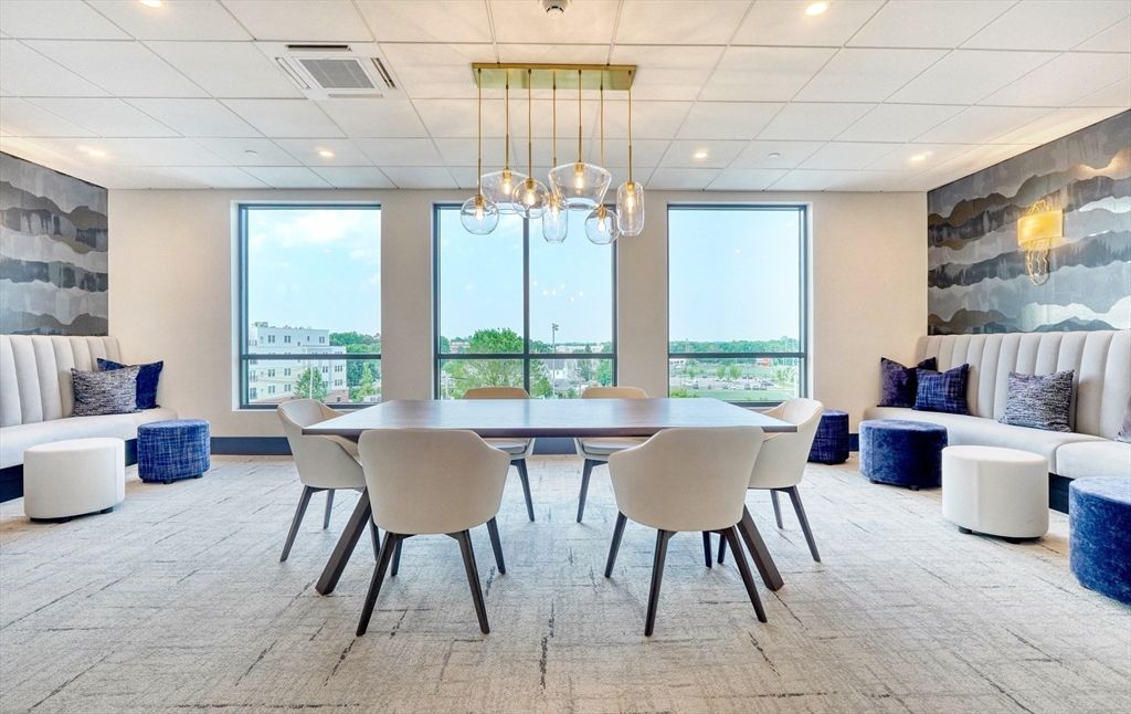 Dining room, Interior, Living room, Pendant Lights, Recessed Lighting
