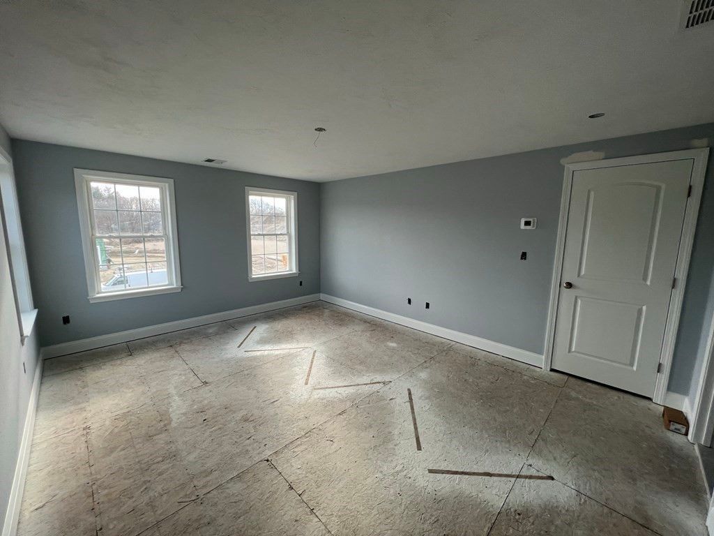 Empty room, Interior