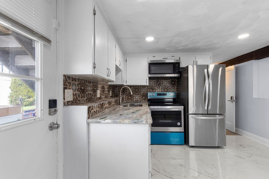 Interior, Kitchen, Marble, Recessed Lighting, Stainless Steel Appliances