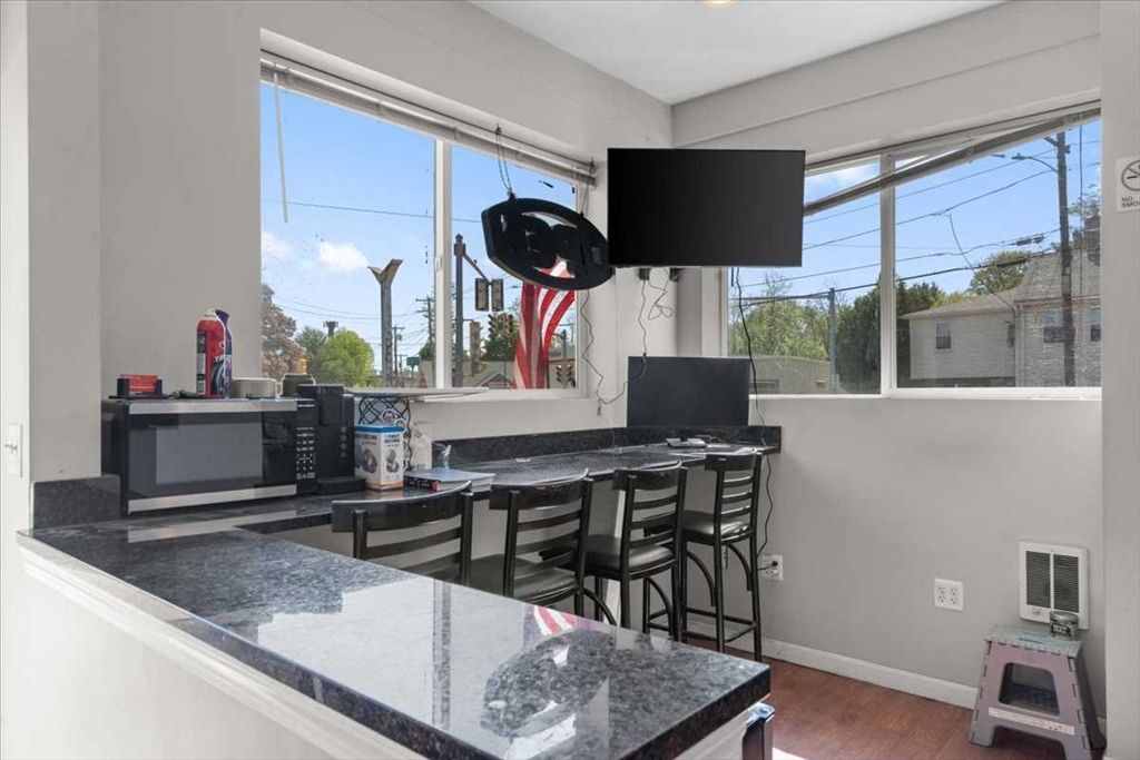 Dining room, Fitness Equipment, Interior, Recessed Lighting, Wood Texture Flooring