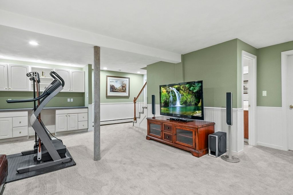 Fitness Equipment, Interior, Recessed Lighting